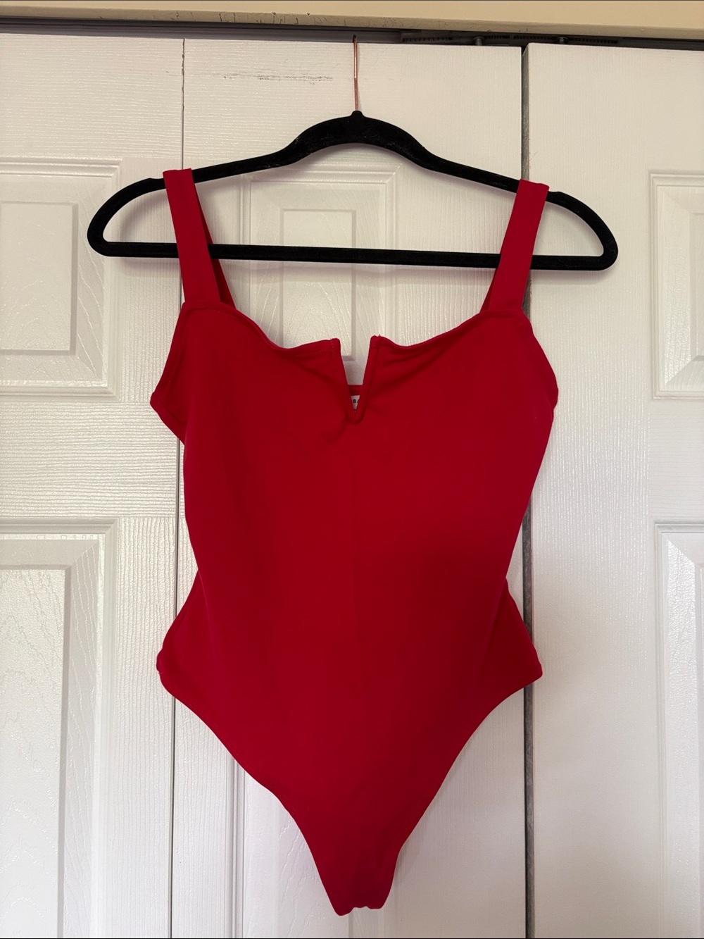 Aritzia Babaton Notch Bodysuit Cherry Red V-Wire High Neck Tank
